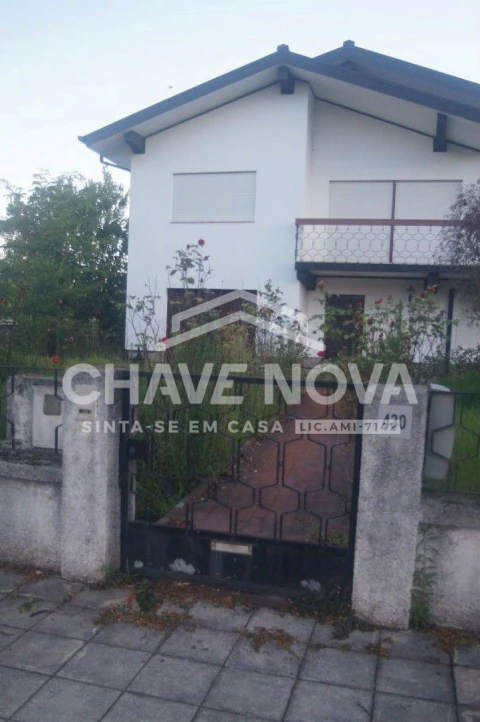 Moradia T5 para Venda em Mazedo e Cortes