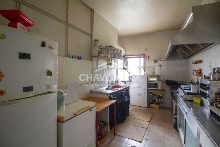 Loja para Trespasse em Oliveira do Douro Foto 7