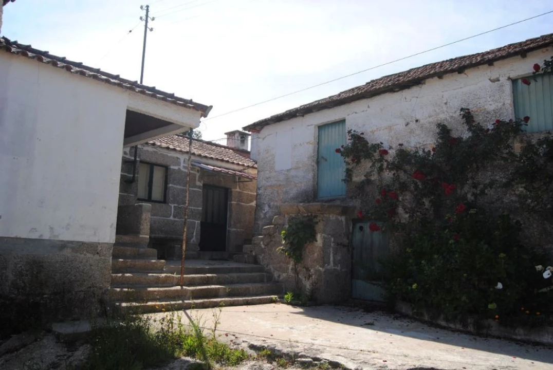 Quinta T3 para Venda em Salvador do Monte Foto 5