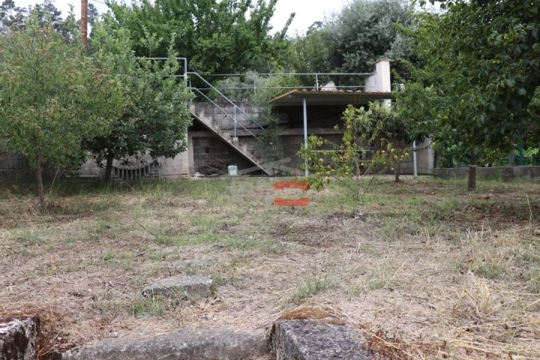 Terreno Misto para Venda em Caxarias Foto 7