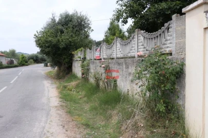 Terreno Misto para Venda em Caxarias