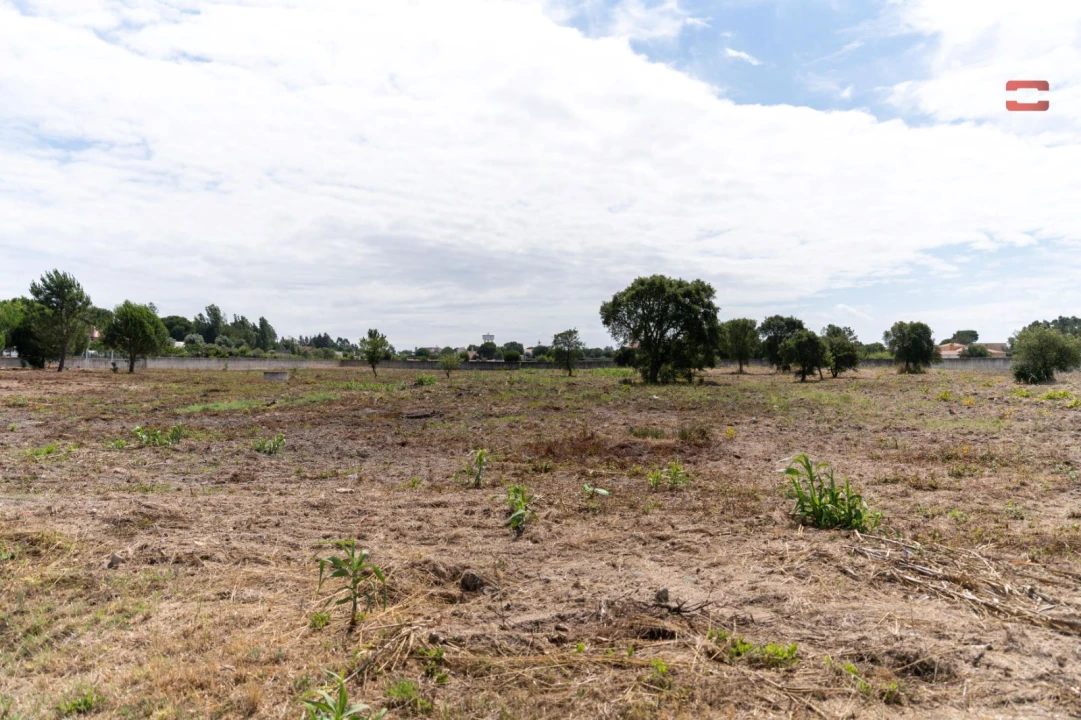 Terreno Misto para Venda em Vale de Santarem Foto 2