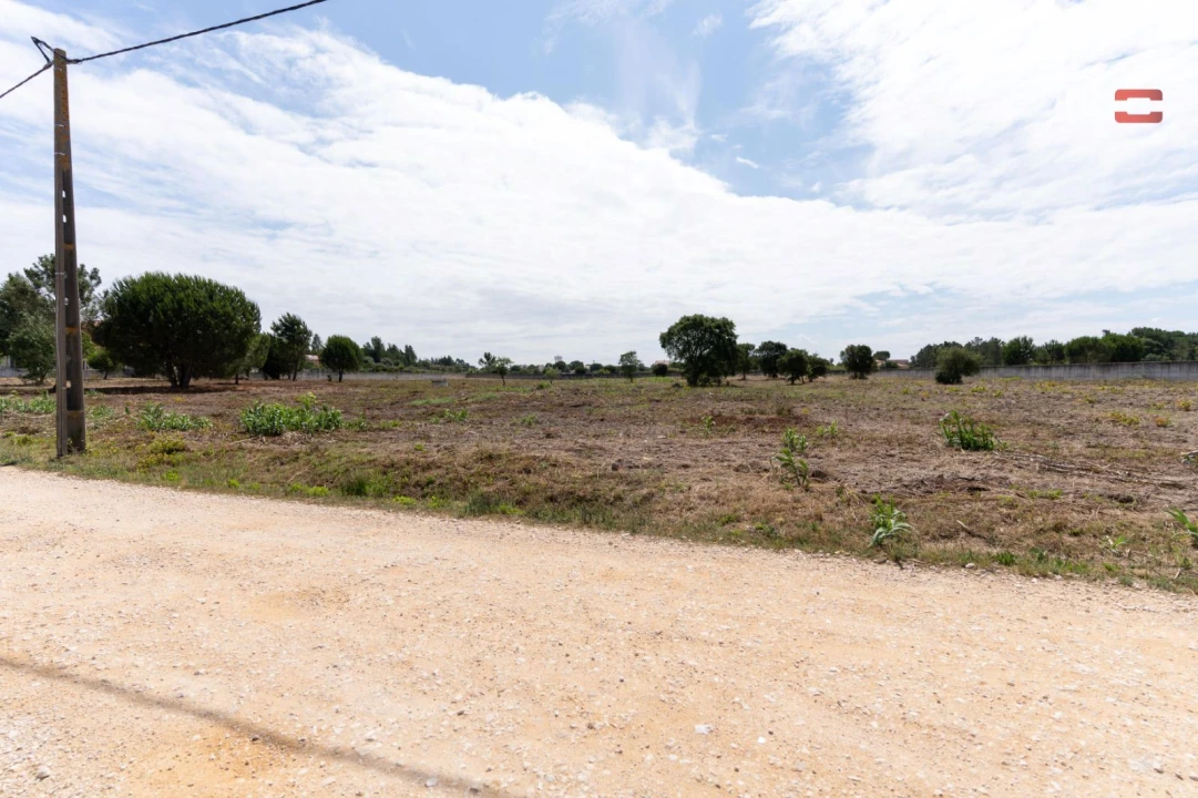 Terreno Misto para Venda em Vale de Santarem Foto 4