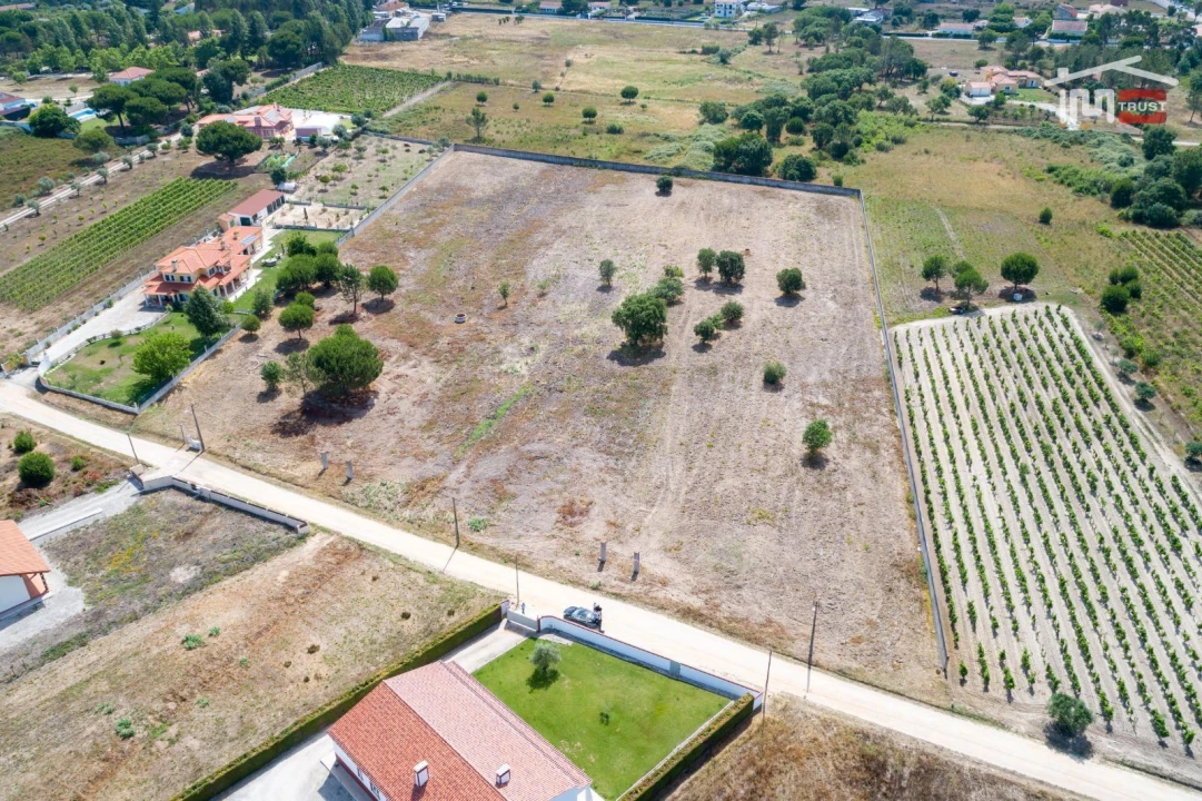 Terreno Misto para Venda em Vale de Santarem Foto 14