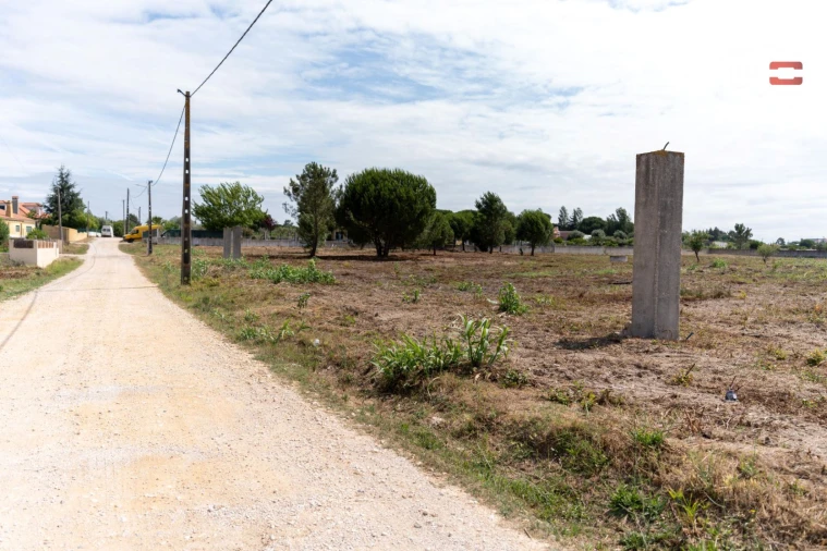Terreno Misto para Venda em Vale de Santarem Foto 7