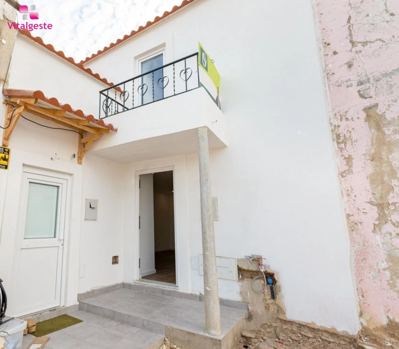 Apartamento T2 para Venda em Vialonga Foto 1