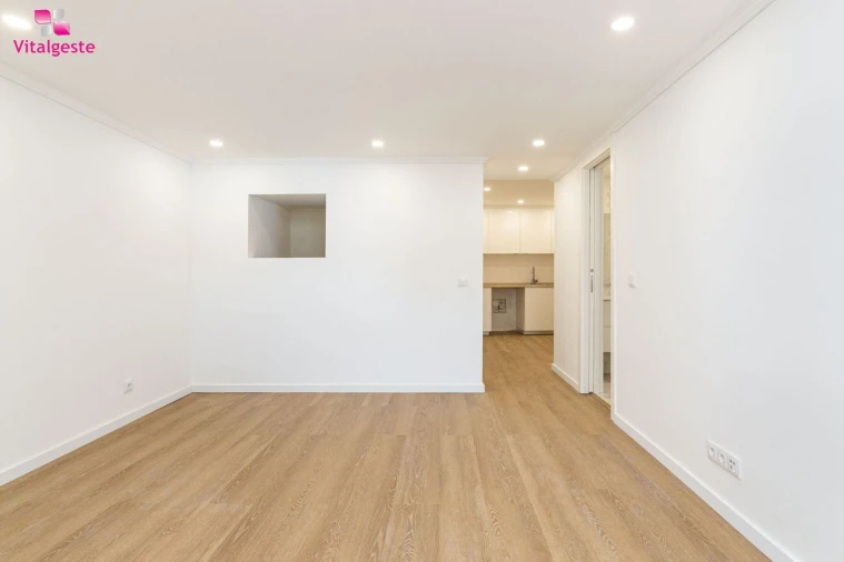 Apartamento T2 para Venda em Vialonga Foto 3