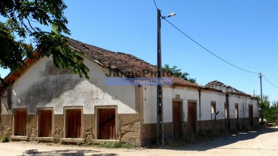Negócio para Venda em Figueira de Castelo Rodrigo