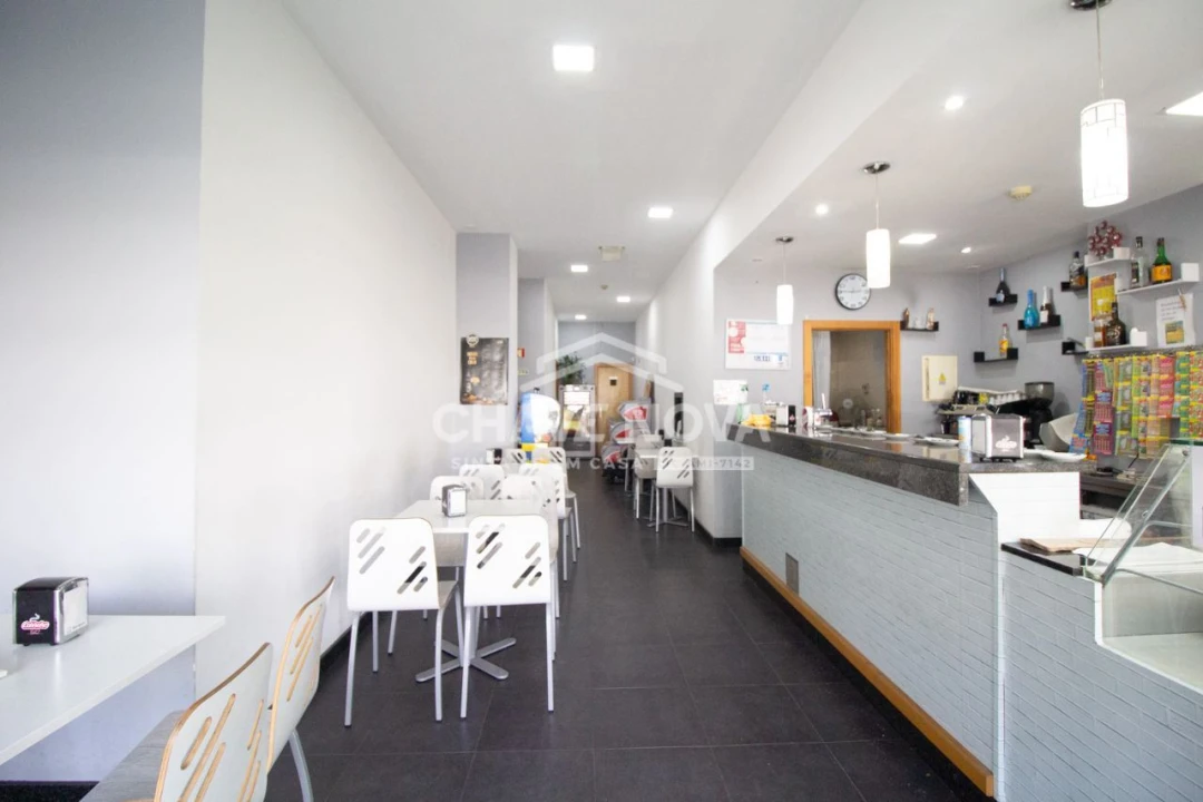 Loja para Trespasse em Castêlo da Maia Foto 2