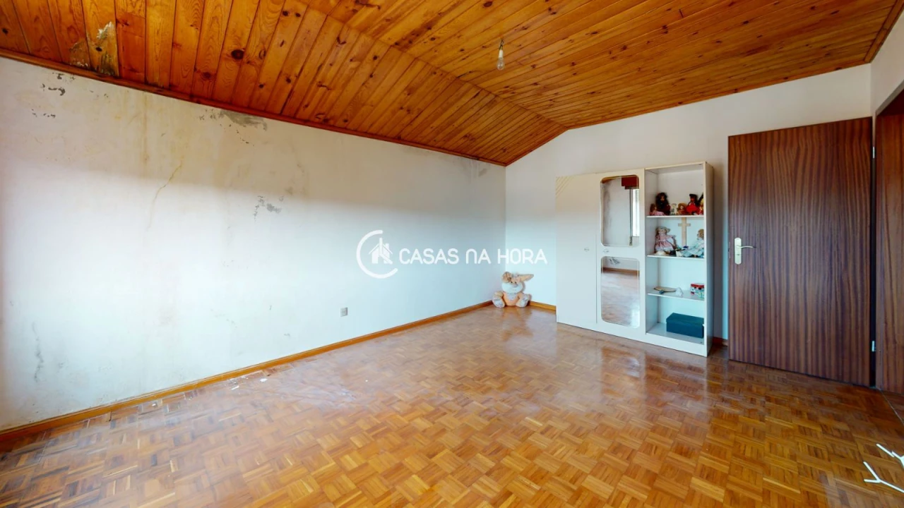 Moradia T4 para Venda em Aguiar da Beira e Coruche Foto 14