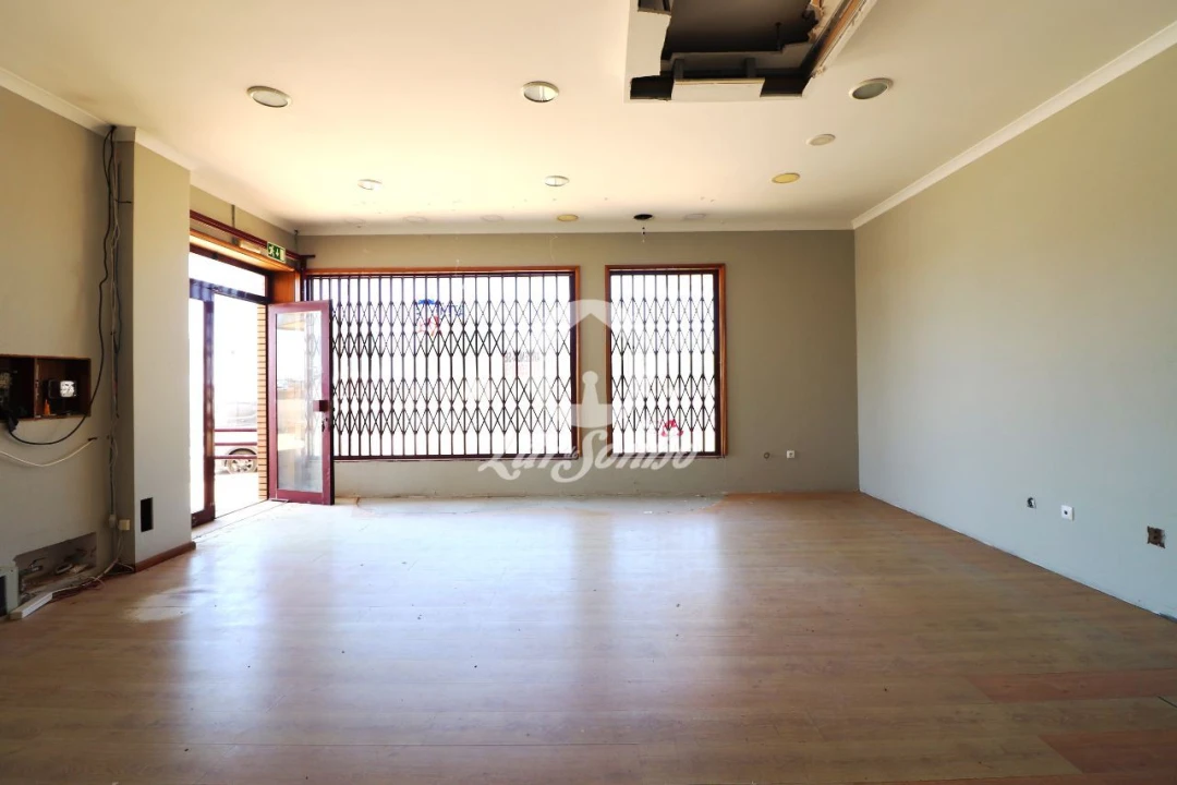 Loja para Arrendamento em Esmoriz Foto 13