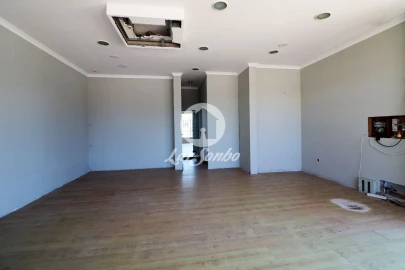 Loja para Arrendamento em Esmoriz