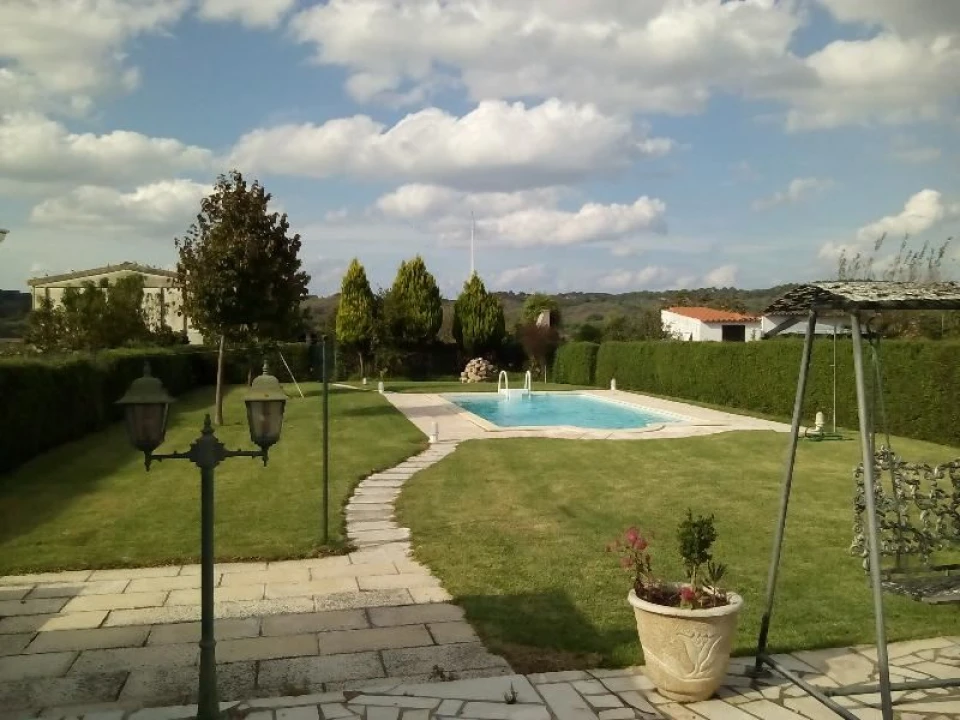 Moradia T3 para Venda em Mora Foto 1