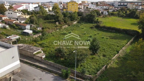 Terreno Misto para Venda em Oliveira do Douro