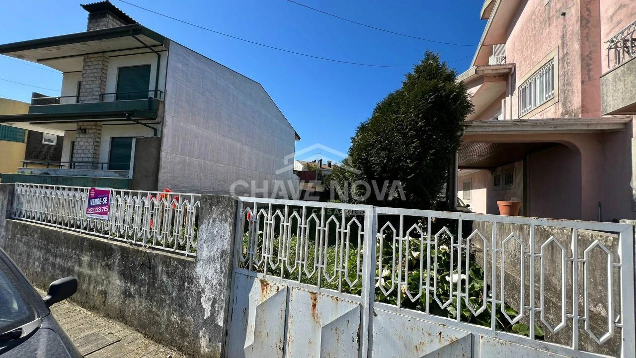 Terreno para Venda em Castêlo da Maia Foto 7