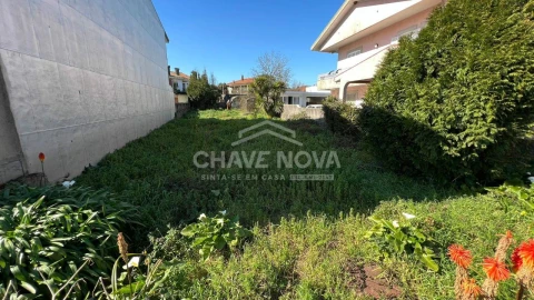 Terreno para Venda em Castêlo da Maia