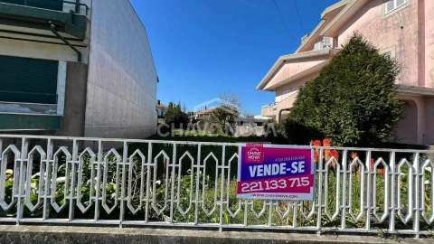 Terreno para Venda em Castêlo da Maia