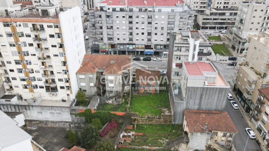 Terreno P/ Prédio para Venda em São João da Madeira Foto 2