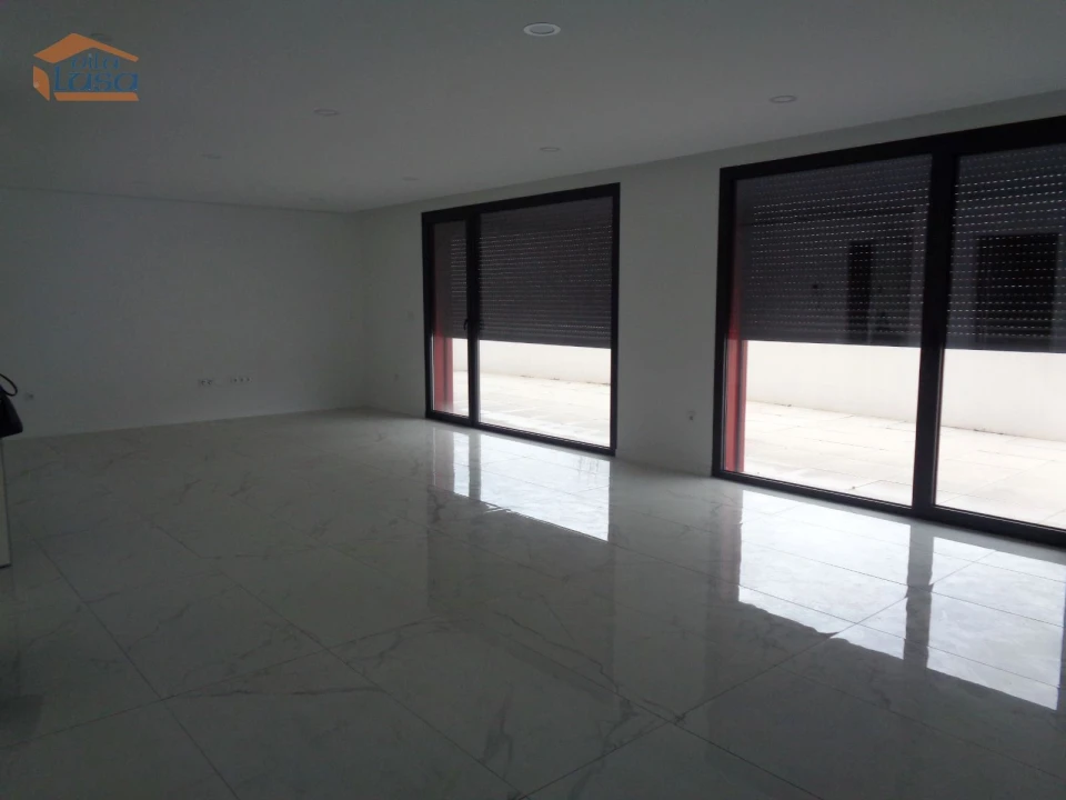 Apartamento T4 para Venda em Viseu Foto 1