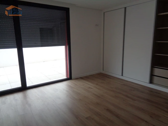 Apartamento T4 para Venda em Viseu Foto 4