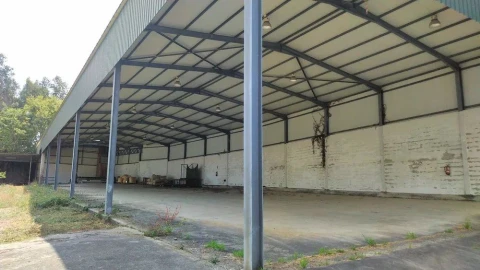 Armazém para Arrendamento em Fiães