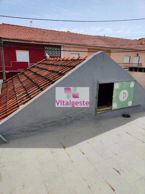 Moradia T4 para Venda em Vialonga