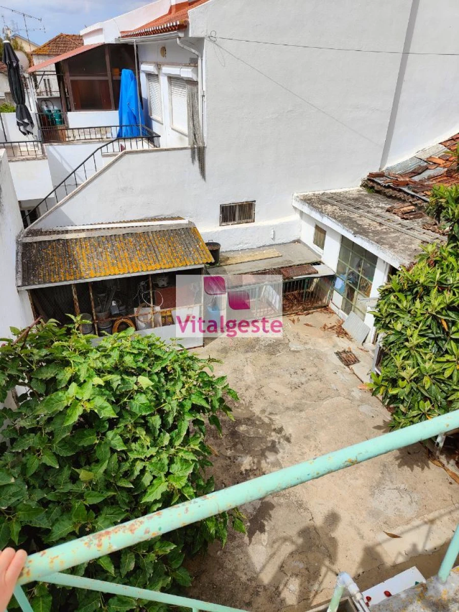 Moradia T4 para Venda em Vialonga Foto 4