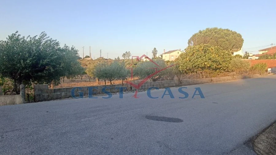 Terreno para Venda em Cebolais de Cima e Retaxo