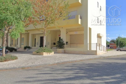 Loja para Venda em Samora Correia