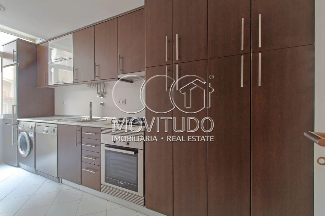 Apartamento T2 para Venda em Arroios Foto 3