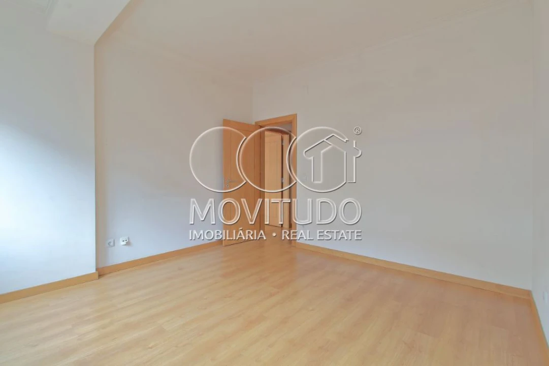 Apartamento T2 para Venda em Arroios Foto 12