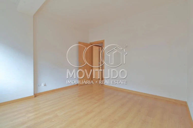 Apartamento T2 para Venda em Arroios Foto 12