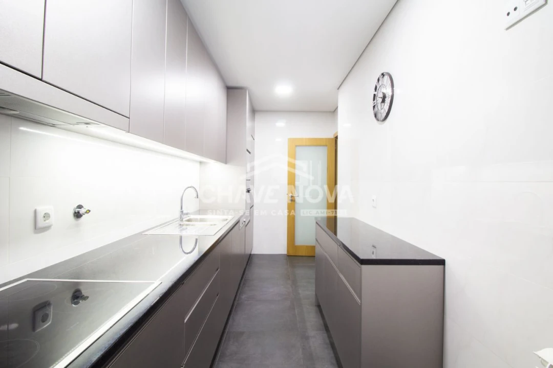 Apartamento T2 para Venda em Cedofeita, Santo Ildefonso, Sé, Miragaia, São Nicolau e Vitória Foto 7