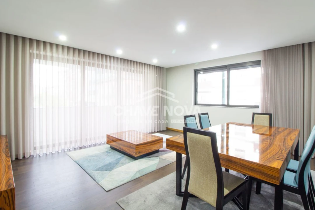 Apartamento T2 para Venda em Cedofeita, Santo Ildefonso, Sé, Miragaia, São Nicolau e Vitória Foto 2