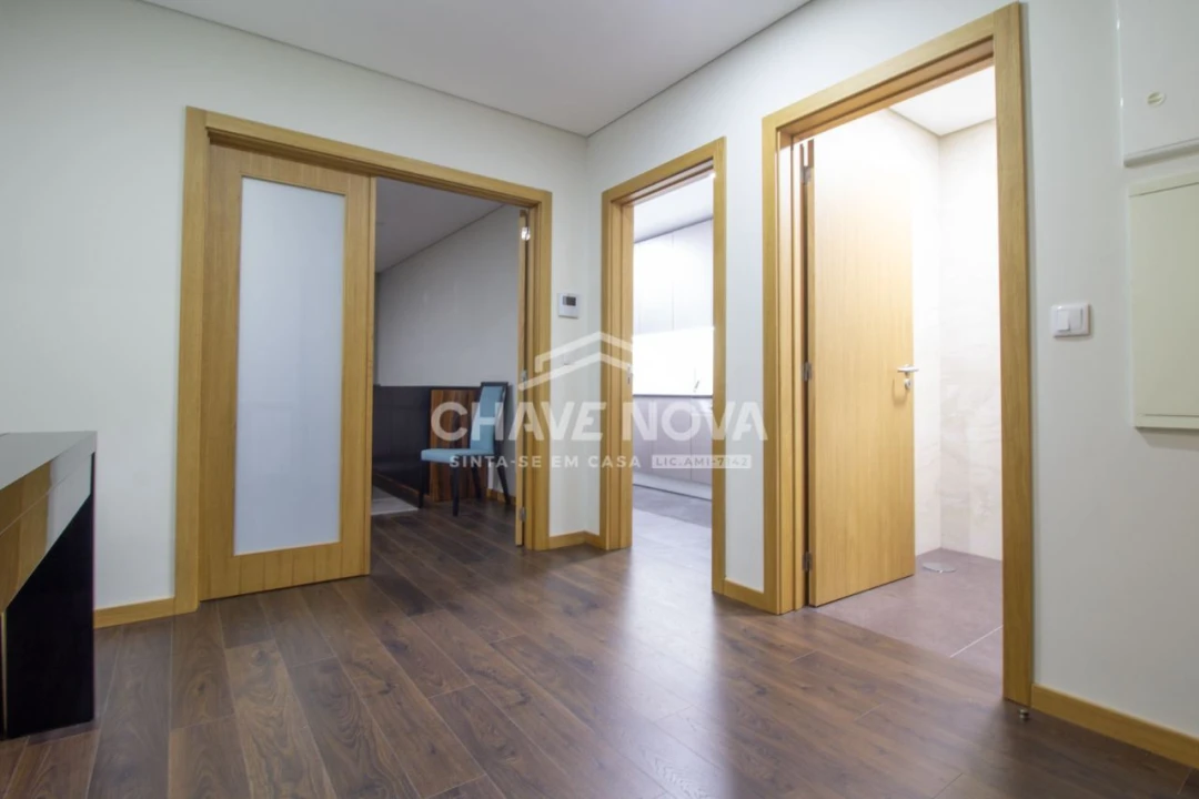 Apartamento T2 para Venda em Cedofeita, Santo Ildefonso, Sé, Miragaia, São Nicolau e Vitória Foto 1