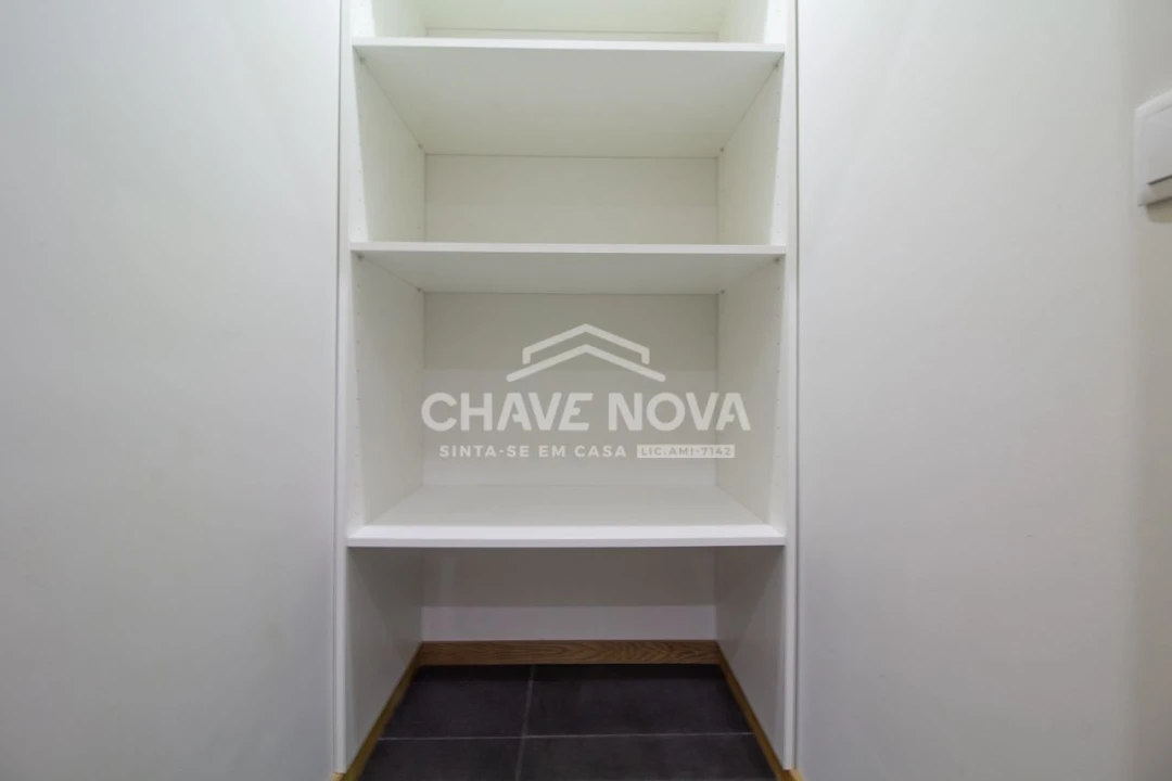 Apartamento T2 para Venda em Cedofeita, Santo Ildefonso, Sé, Miragaia, São Nicolau e Vitória Foto 17