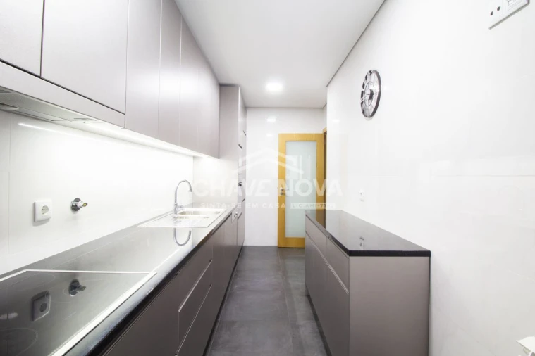 Apartamento T2 para Venda em Cedofeita, Santo Ildefonso, Sé, Miragaia, São Nicolau e Vitória Foto 7