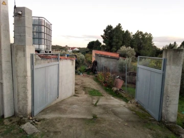 Quinta T1 para Venda em Póvoa de Rio de Moinhos e Cafede