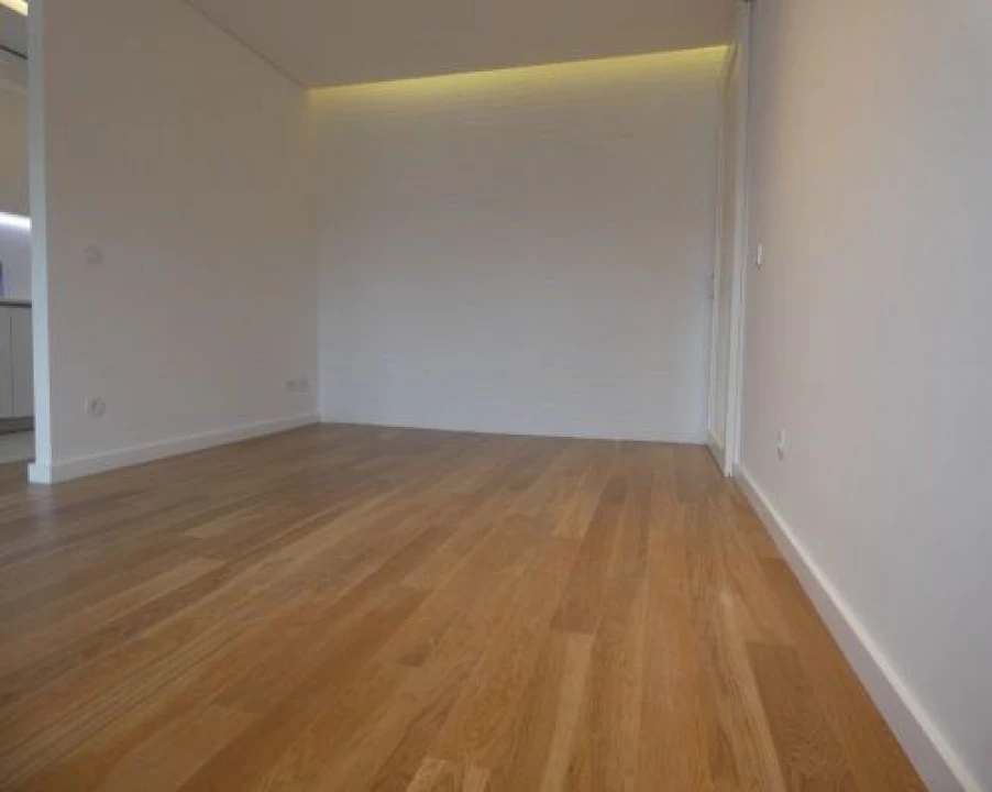 Apartamento T3 para Venda em Cedofeita, Santo Ildefonso, Sé, Miragaia, São Nicolau e Vitória Foto 1