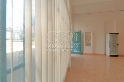 Loja para Arrendamento em Vialonga