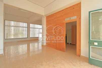 Loja para Arrendamento em Vialonga