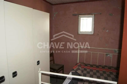 Moradia T2 para Venda em Nogueira e Ermida
