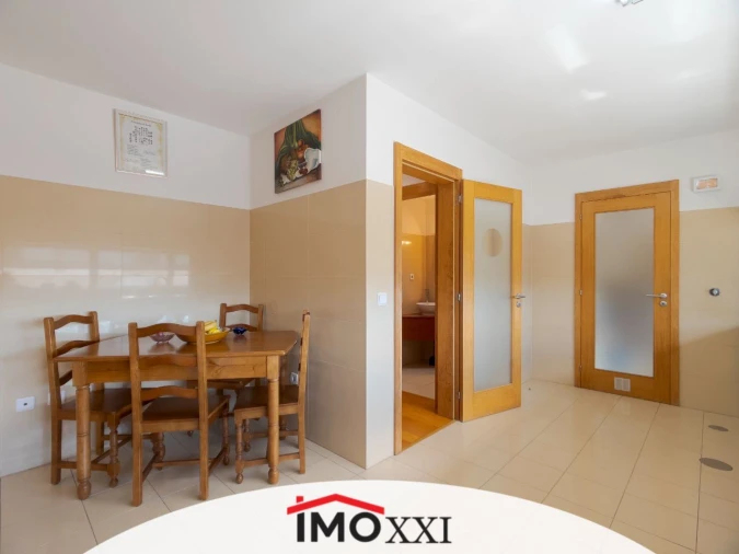 Apartamento T4 para Venda em Espinho Foto 9