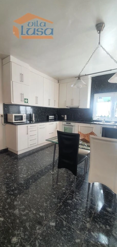 Moradia T6 para Venda em Parada do Bispo e Valdigem