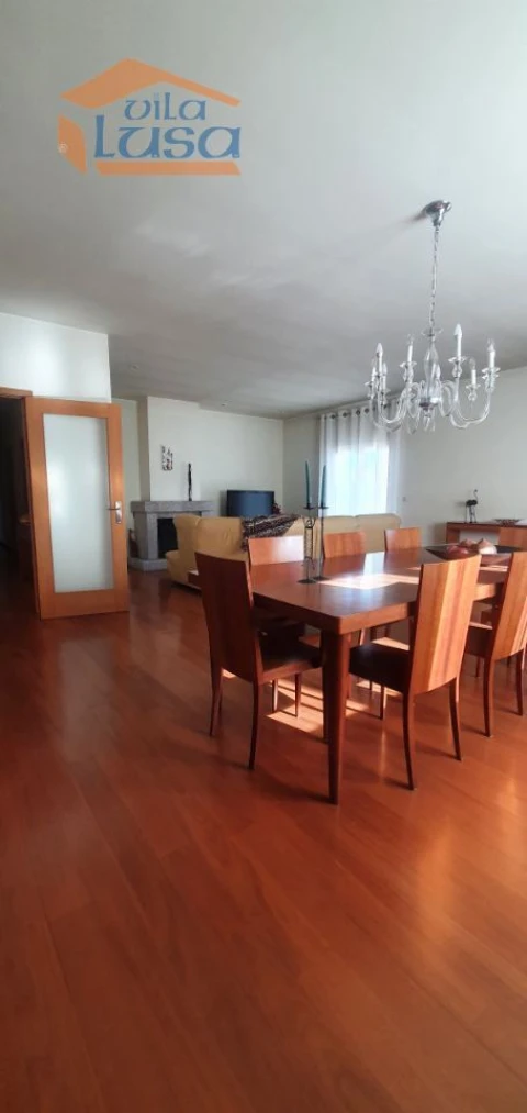 Moradia T6 para Venda em Parada do Bispo e Valdigem