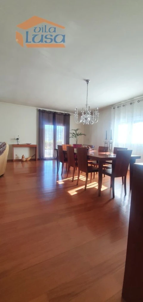 Moradia T6 para Venda em Parada do Bispo e Valdigem