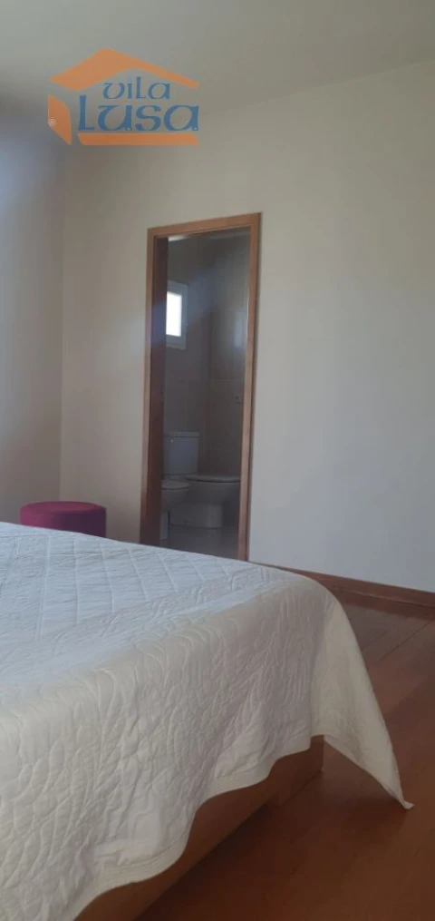 Moradia T6 para Venda em Parada do Bispo e Valdigem