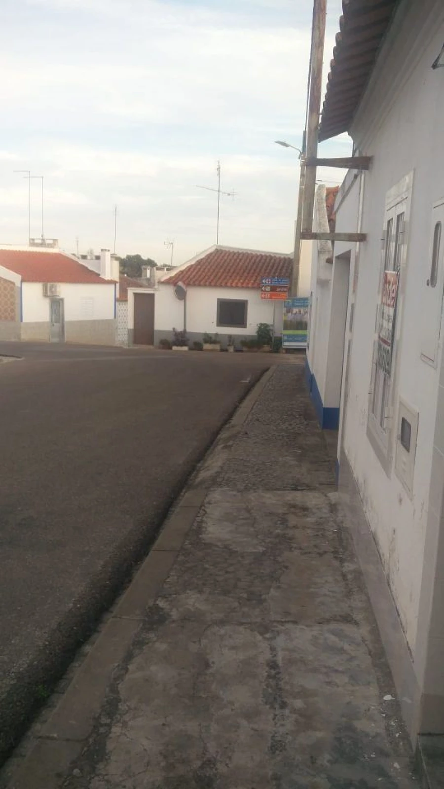 Moradia T2 para Venda em Cabeção Foto 2