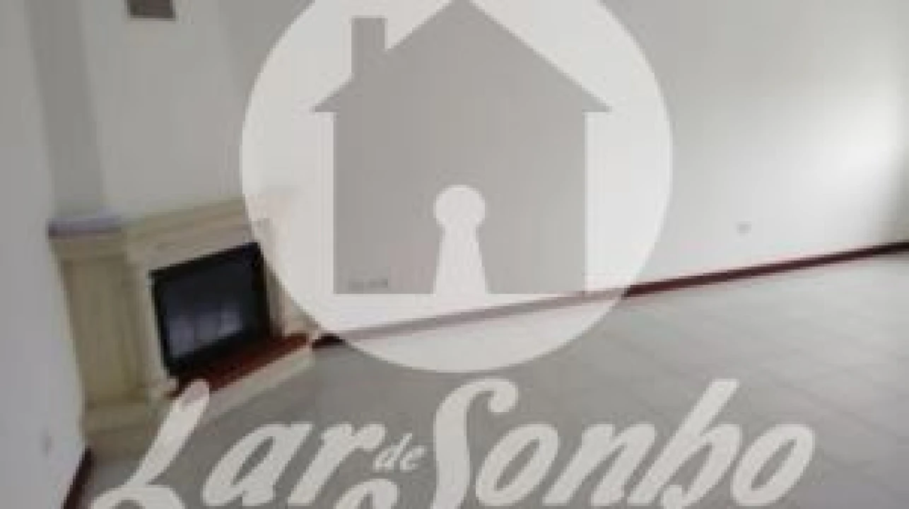 Apartamento T3 para Venda em Poiares (Santo Andre) Foto 1