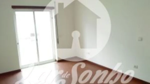 Apartamento T3 para Venda em Poiares (Santo Andre)